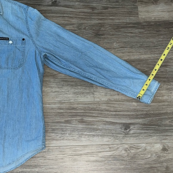 Calvin Klein - Denim colored button down - Picture 6 of 6